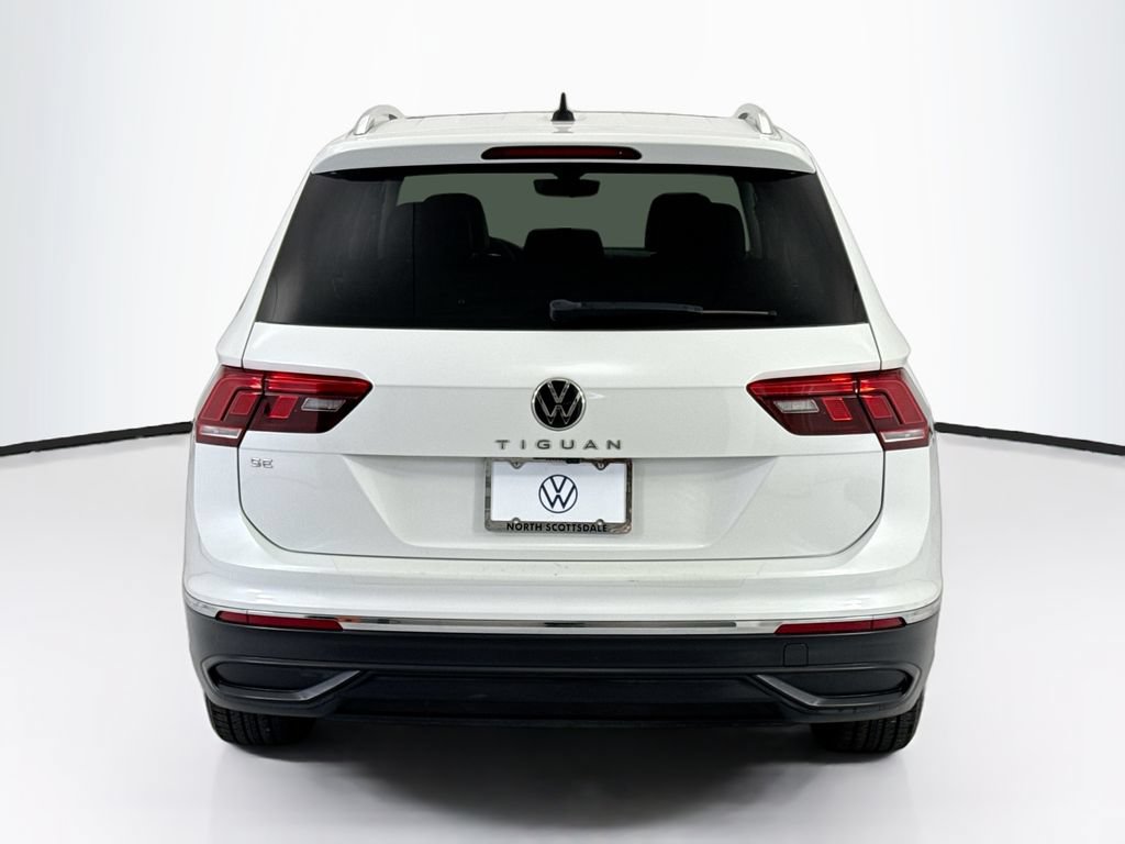 Used 2023 Volkswagen Tiguan SE w/ Panoramic Sunroof Package FWD image 6