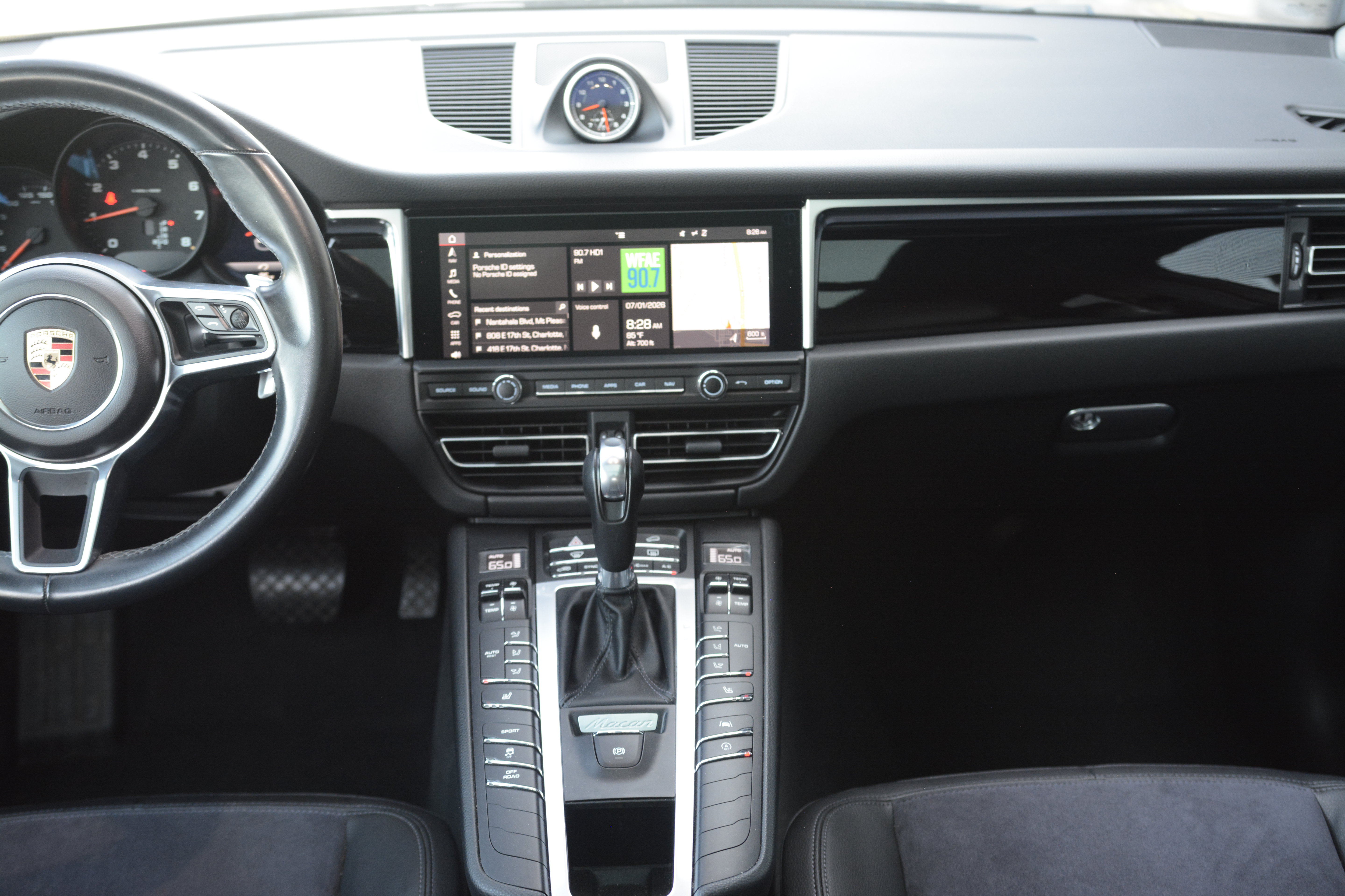 Certified 2019 Porsche Macan AWD/4WD image 19