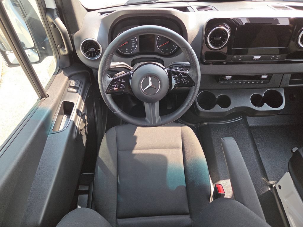 Used 2026 Mercedes-Benz Sprinter 2500 image 4