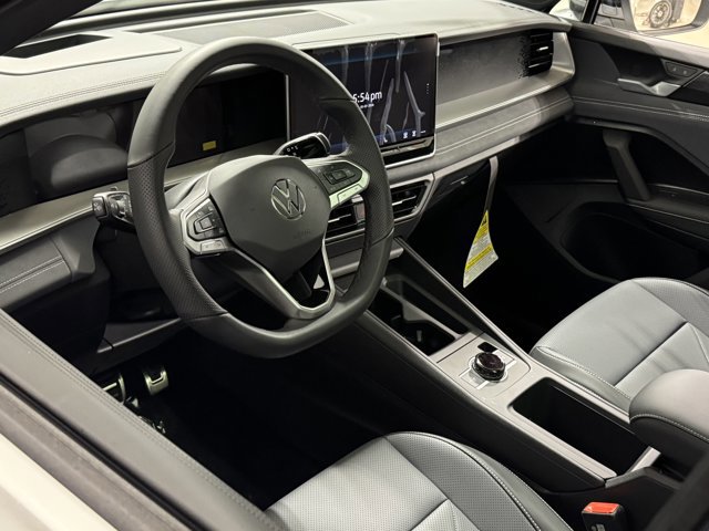 New 2026 Volkswagen Tiguan SE R-Line image 18