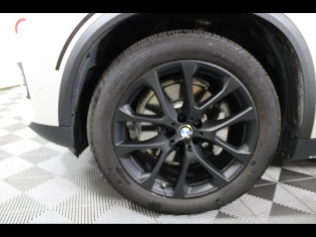 Used 2021 BMW X5 xDrive40i w/ Executive Package 2 AWD/4WD image 29