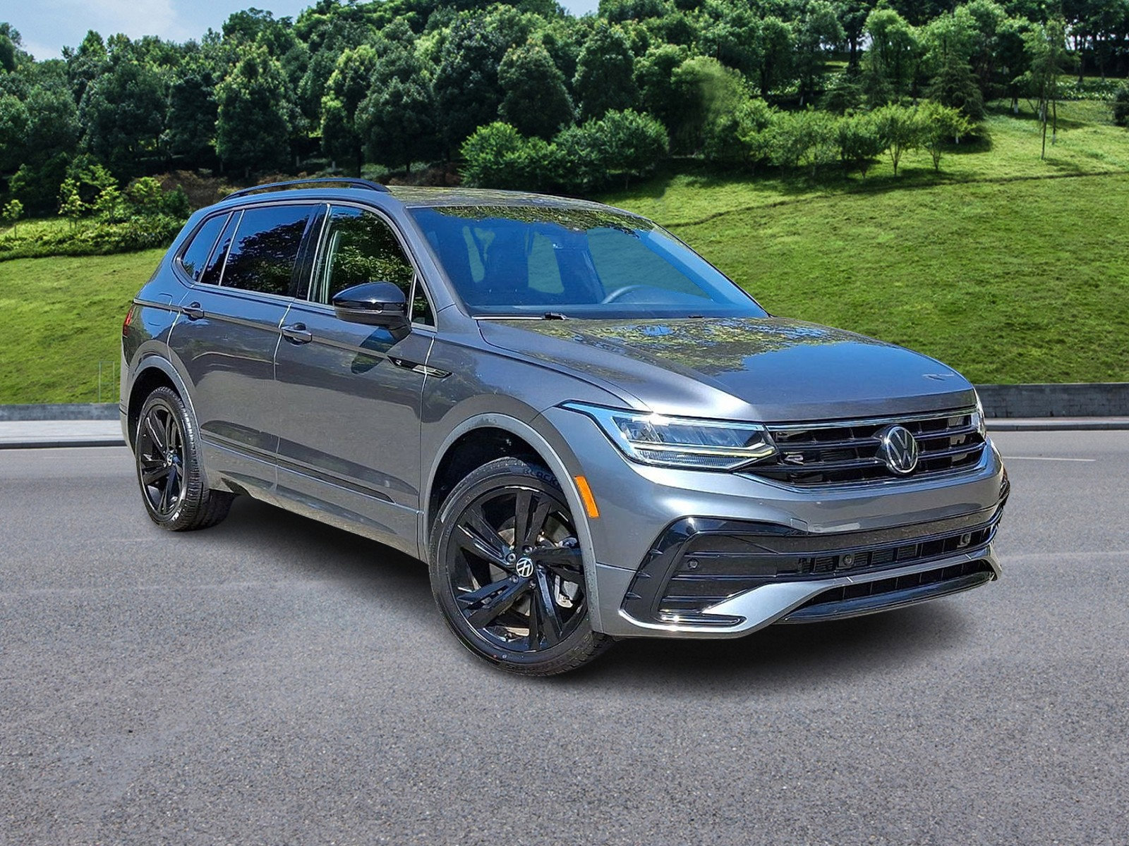 Used 2023 Volkswagen Tiguan SE R-Line