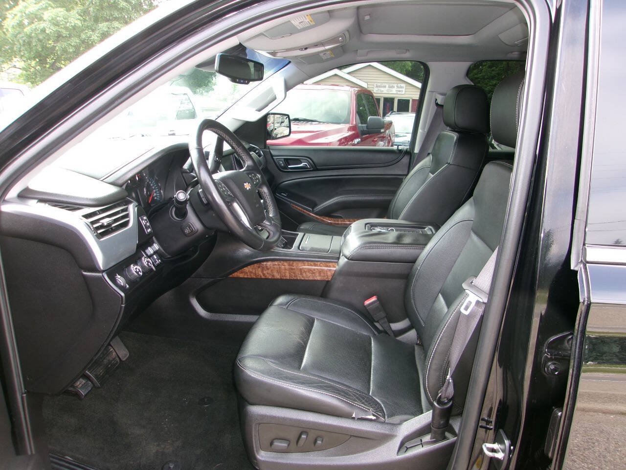 Used 2015 Chevrolet Suburban LTZ AWD/4WD image 7