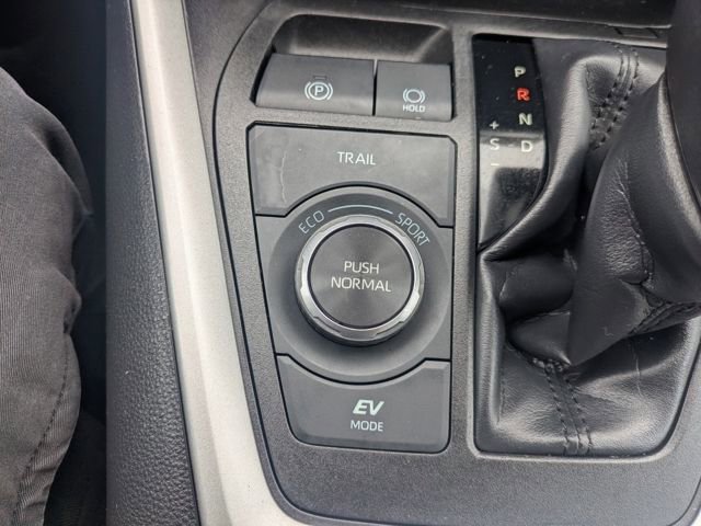 Used 2022 Toyota RAV4 LE AWD/4WD image 27