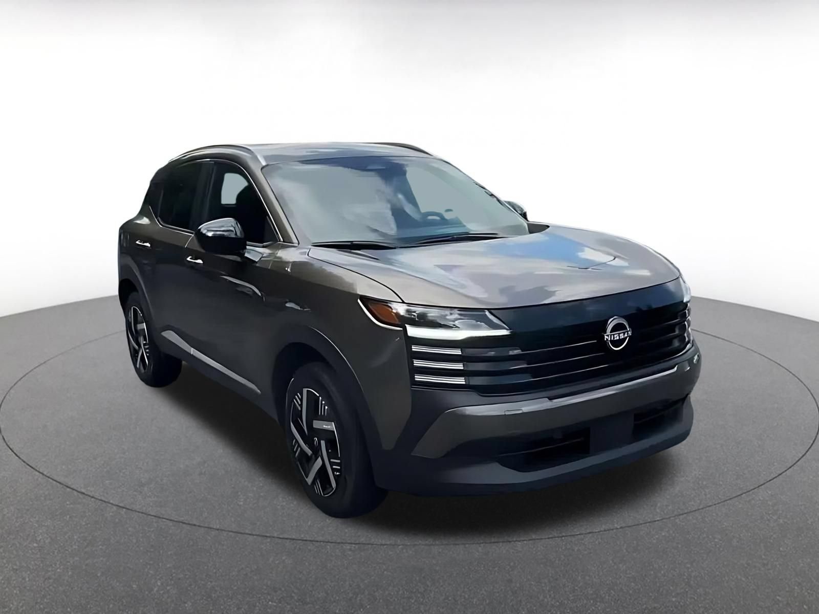 Used 2026 Nissan Kicks SV w/ Cold Weather Package FWD image 3