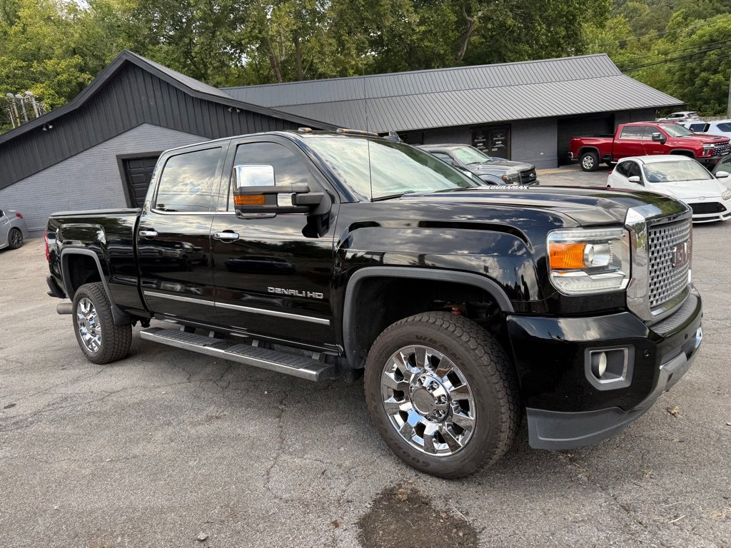 Used 2015 GMC Sierra 2500 Denali w/ Duramax Plus Package image 7