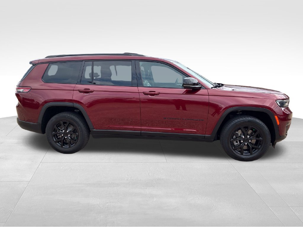 Used 2024 Jeep Grand Cherokee L Laredo AWD/4WD image 7