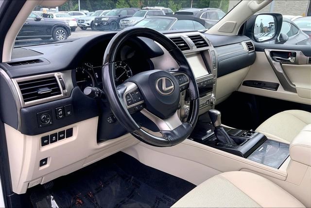 Used 2020 Lexus GX 460 Premium w/ Premium Package AWD/4WD image 14