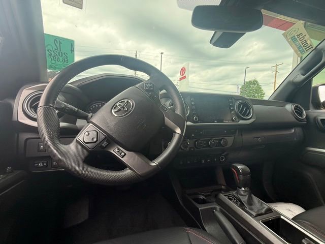 Used 2022 Toyota Tacoma TRD Pro AWD/4WD image 5
