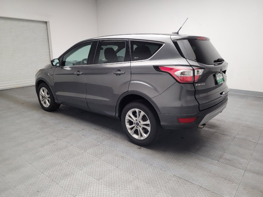 Used 2017 Ford Escape SE FWD image 3