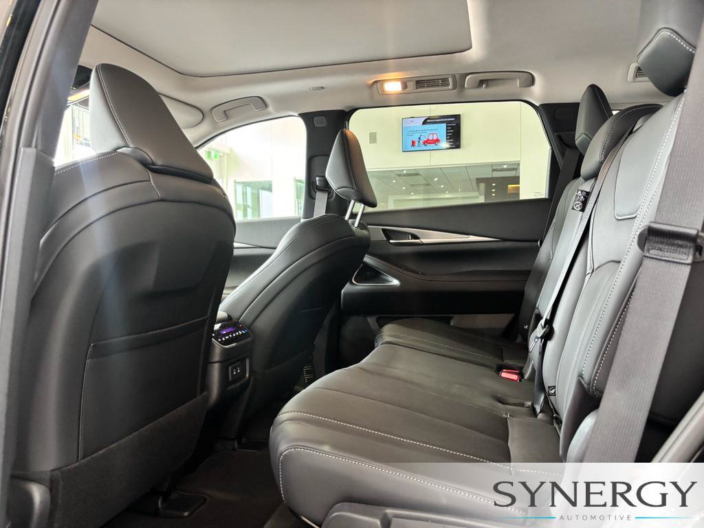 New 2027 INFINITI QX60 Luxe w/ Cargo Package FWD image 24