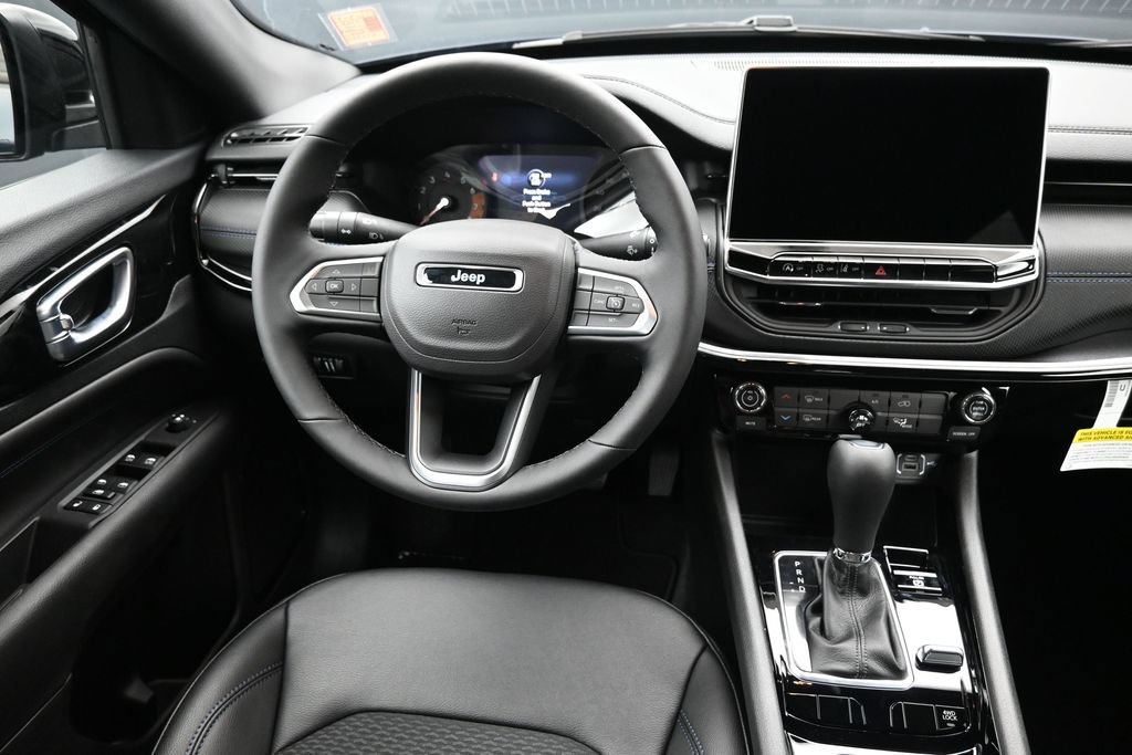 New 2026 Jeep Compass Latitude AWD/4WD image 3