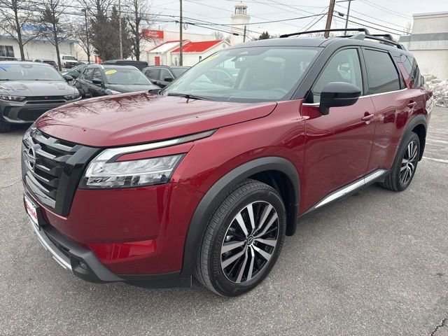 Used 2024 Nissan Pathfinder Platinum w/ Black Appearance Package image 42