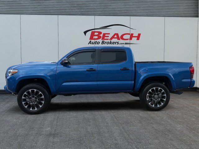 Used 2018 Toyota Tacoma TRD Sport AWD/4WD image 3