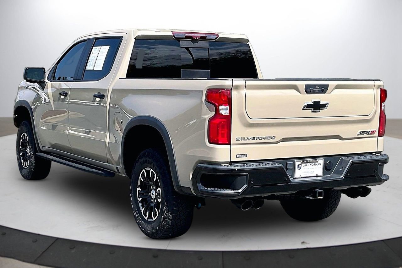 Used 2022 Chevrolet Silverado 1500 ZR2 w/ Technology Package image 7