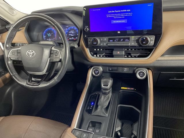 Used 2024 Toyota Grand Highlander AWD image 15