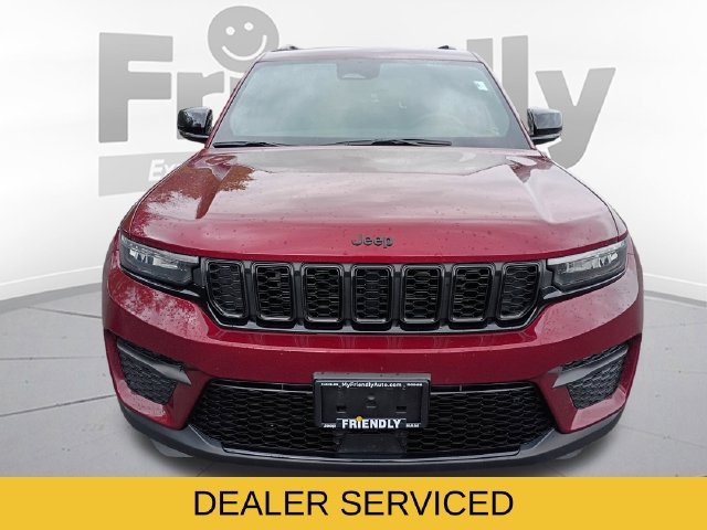 Used 2023 Jeep Grand Cherokee Laredo AWD/4WD image 2