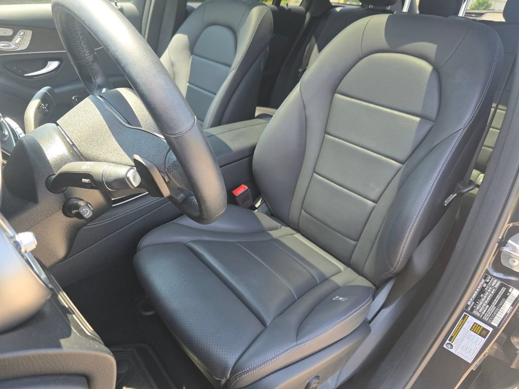 Used 2020 Mercedes-Benz GLC 300 4MATIC image 25