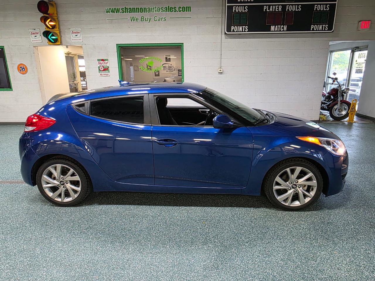 Used 2016 Hyundai Veloster FWD image 5