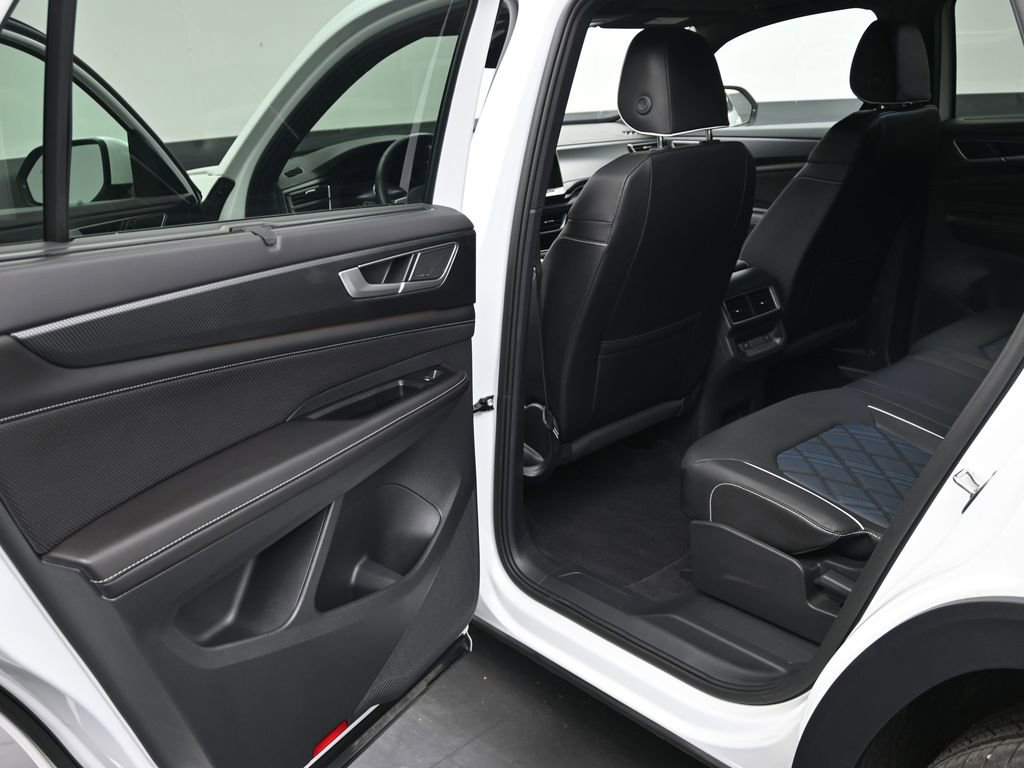 Used 2025 Volkswagen Atlas Cross Sport SEL Premium R-Line image 12