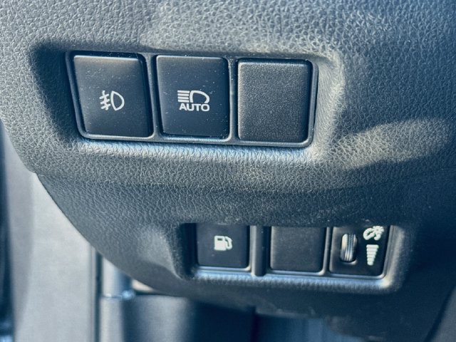 Used 2018 Toyota C-HR XLE FWD image 13