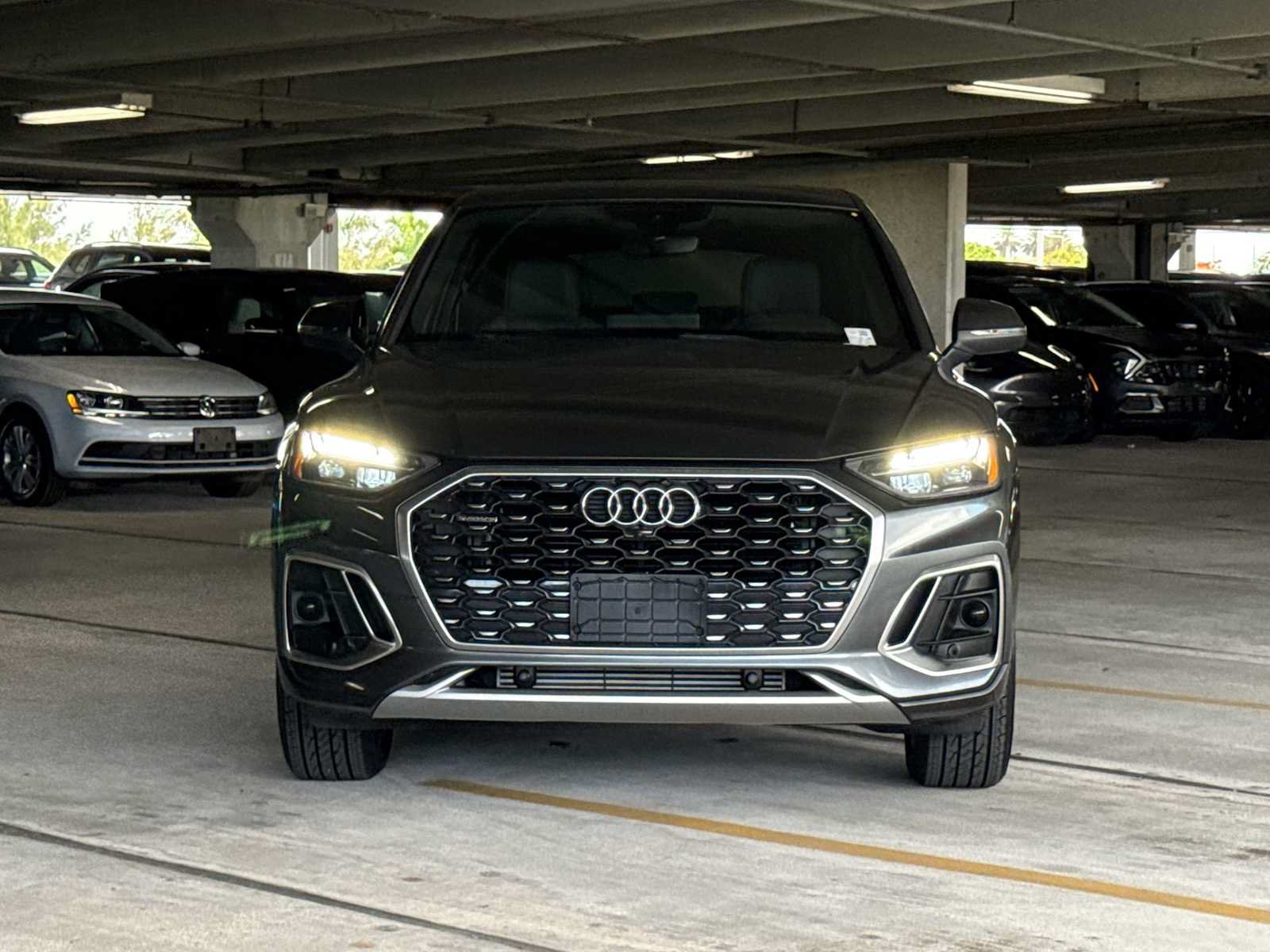 Used 2022 Audi Q5 2.0T Premium Plus w/ Premium Plus Package AWD/4WD image 3