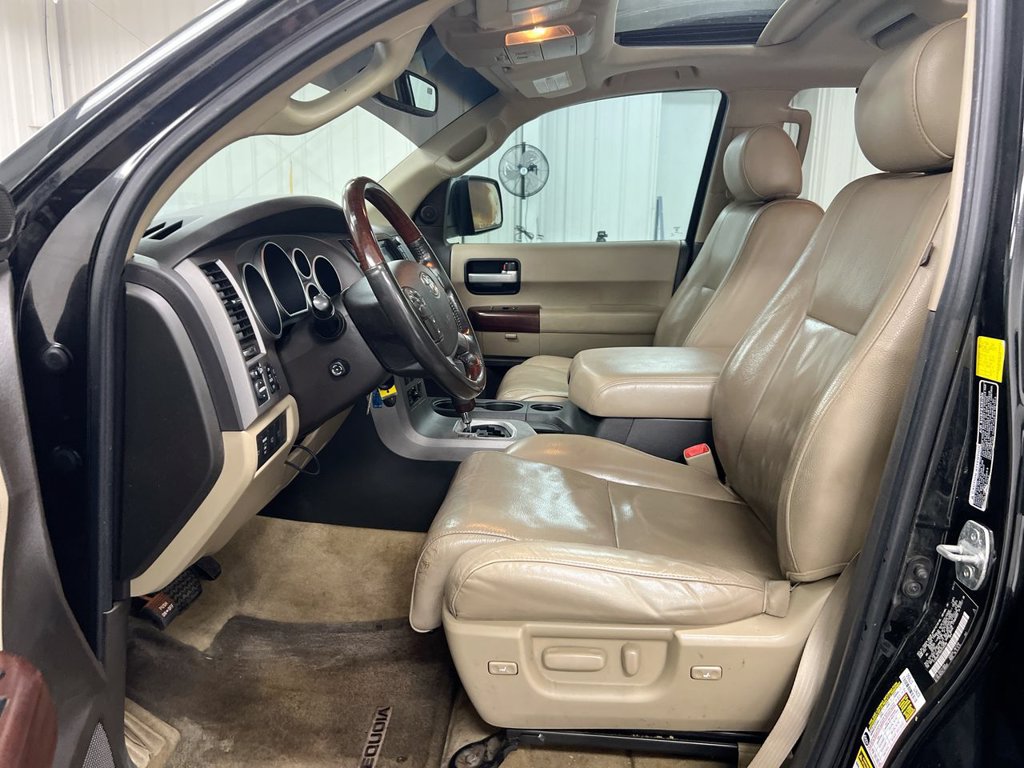 Used 2011 Toyota Sequoia Platinum AWD/4WD image 21