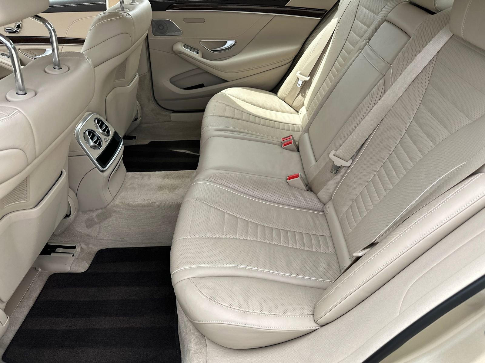 Used 2020 Mercedes-Benz S 560 4MATIC Sedan image 21