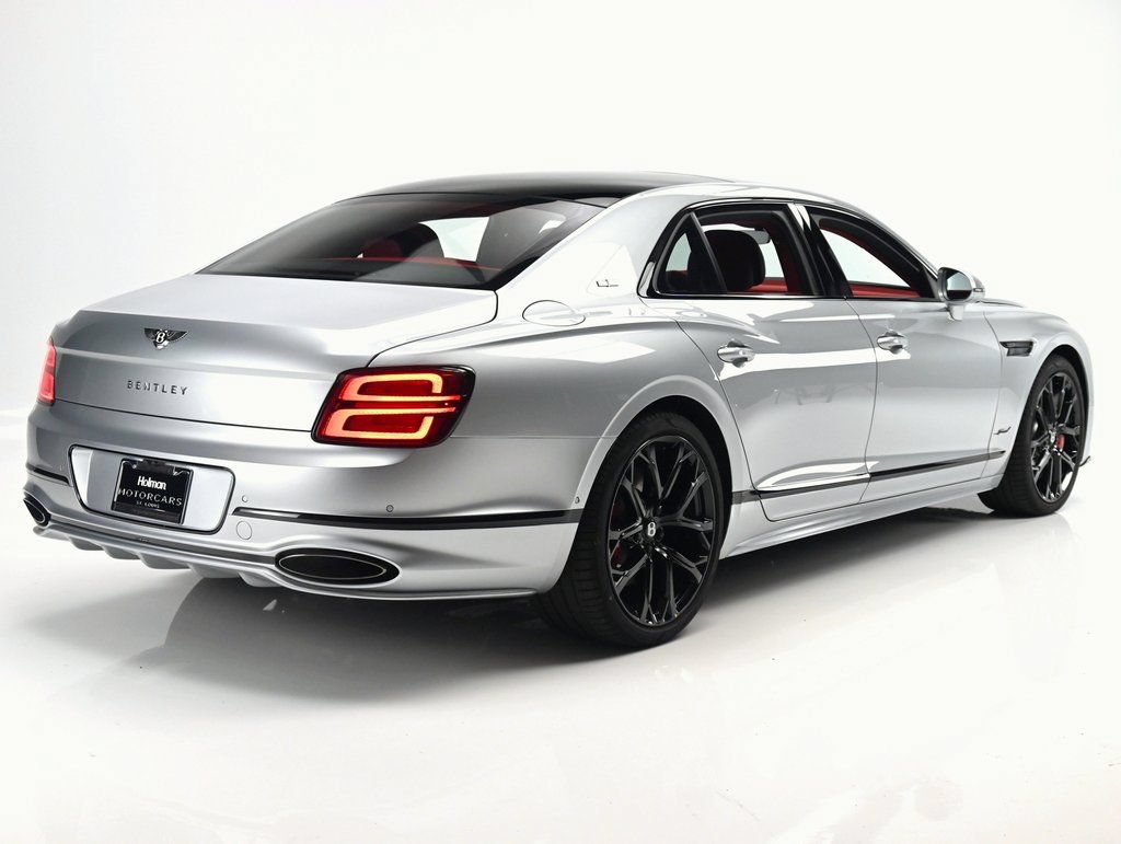 Used 2025 Bentley Flying Spur Plug-In Hybrid AWD/4WD image 4