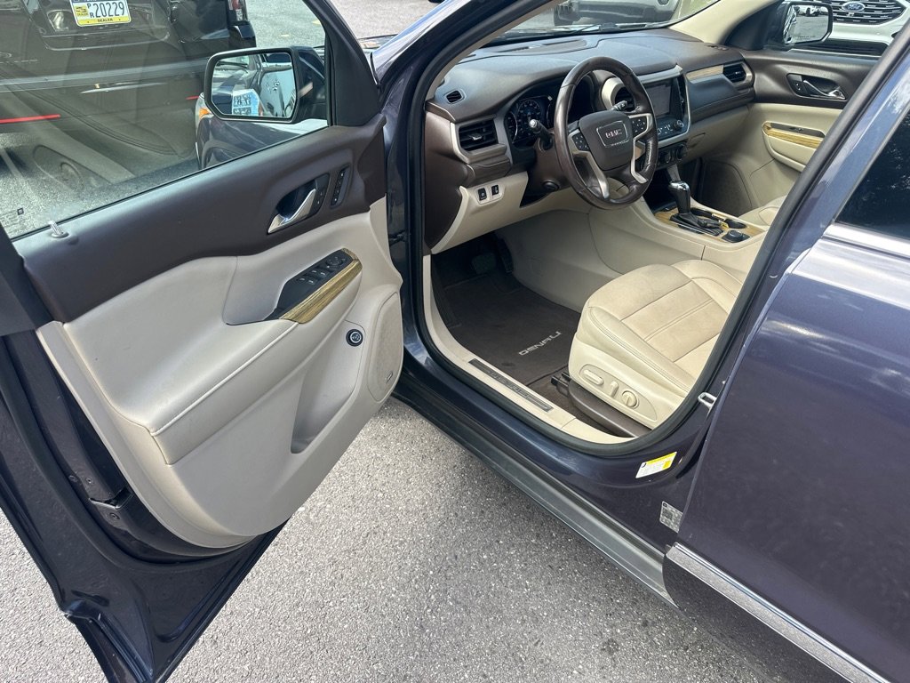 Used 2018 GMC Acadia Denali w/ LPO, Cargo Package image 27
