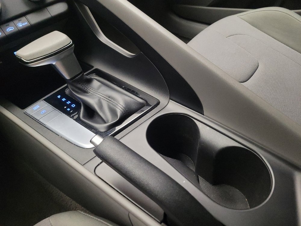 Used 2024 Hyundai Elantra SE FWD image 26