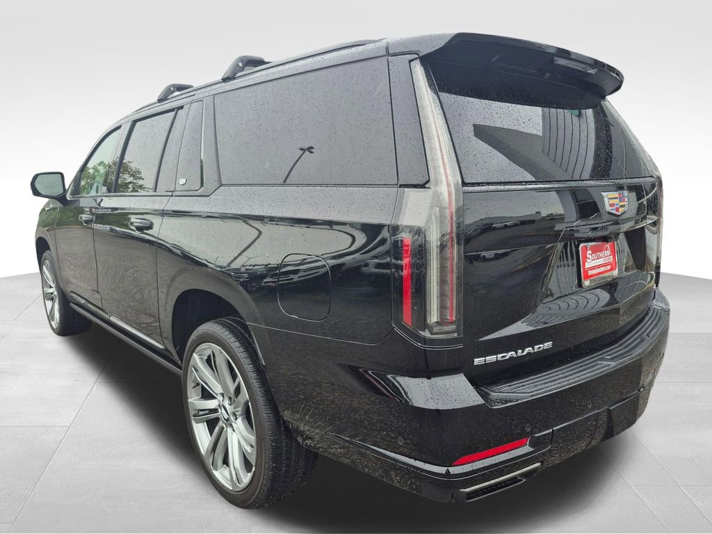 Used 2025 Cadillac Escalade ESV Sport Platinum AWD/4WD image 4