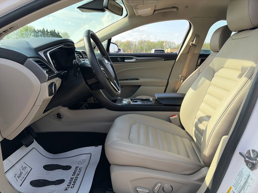 Used 2019 Ford Fusion SEL FWD image 16
