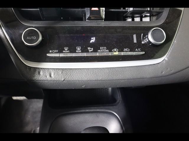 Used 2025 Toyota Corolla LE image 34