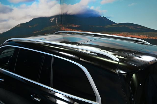 Used 2021 Mercedes-Benz GLS 450 4MATIC image 14