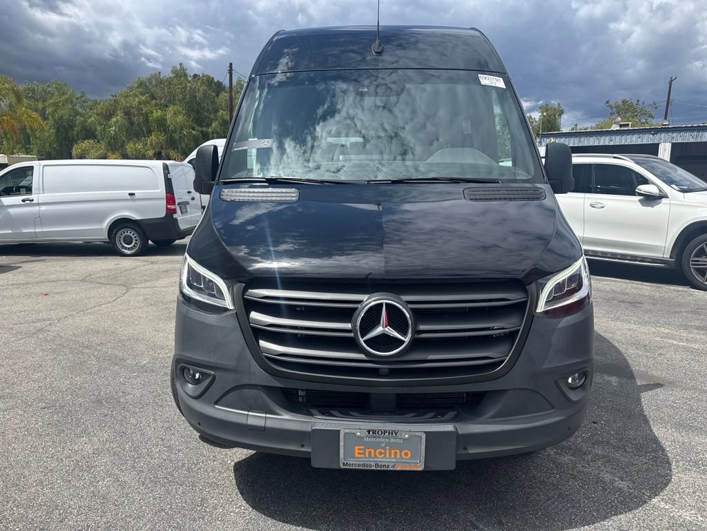 Used 2023 Mercedes-Benz Sprinter 2500 image 2