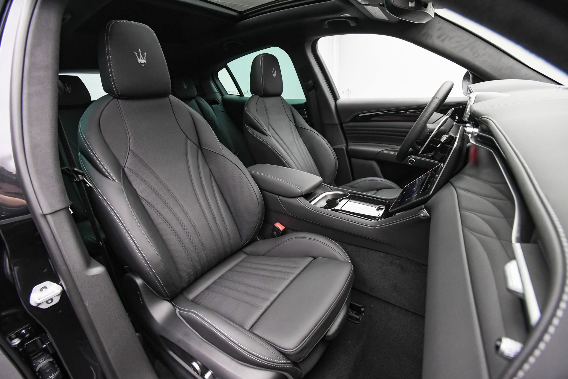 New 2025 Maserati Grecale Modena AWD/4WD image 48