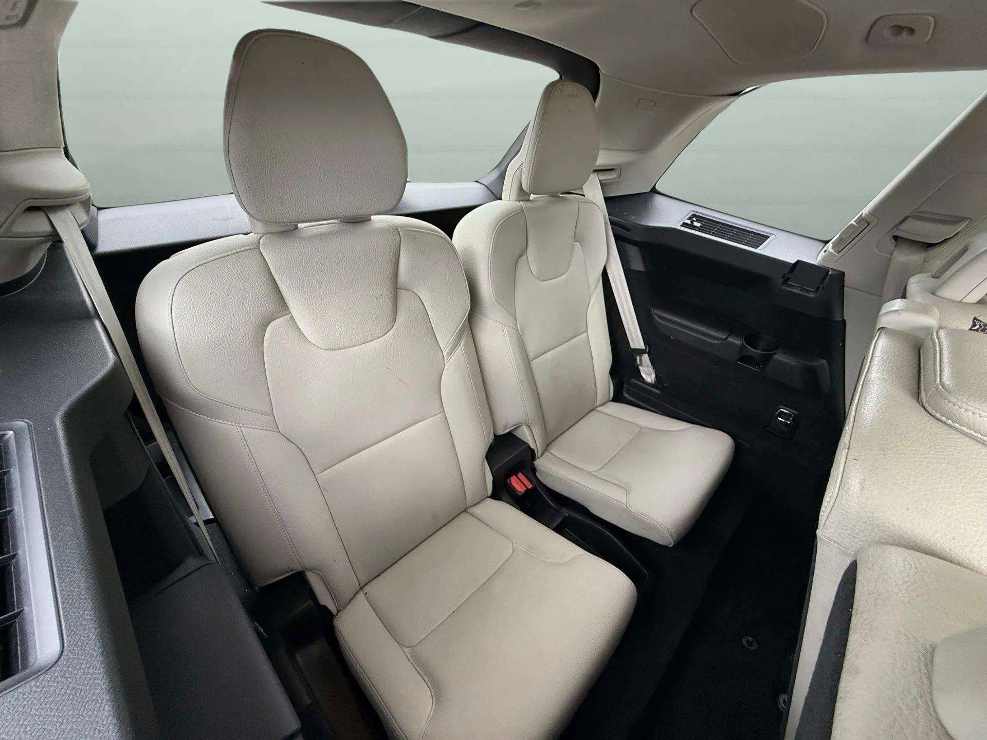 Used 2023 Volvo XC90 B5 Core w/ Protection Package Premier image 22