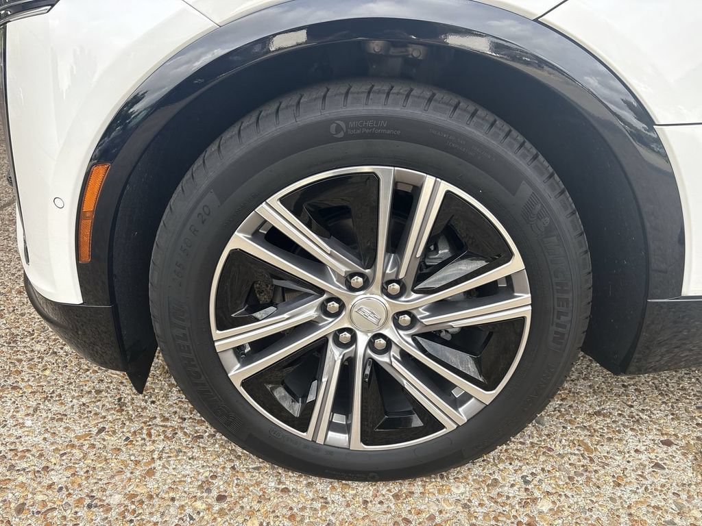 Certified 2025 Cadillac Lyriq Luxury AWD/4WD image 34
