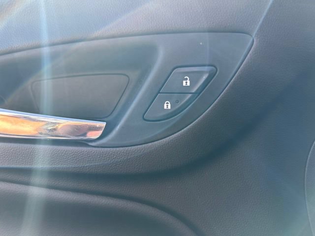 Used 2023 Chevrolet Equinox LT FWD image 19