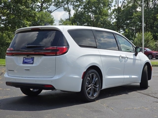 New 2026 Chrysler Pacifica Select image 25