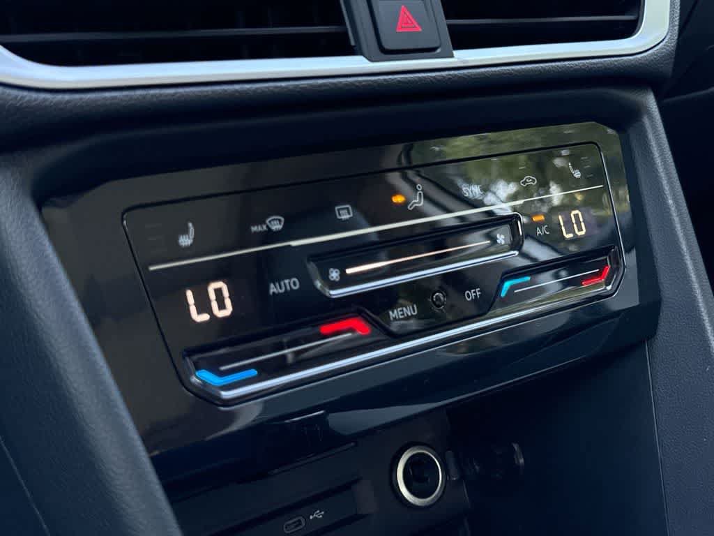 New 2026 Volkswagen Taos SE FWD image 19