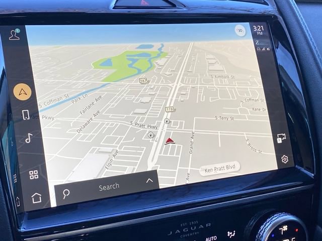 Used 2021 Jaguar E-PACE SE image 19