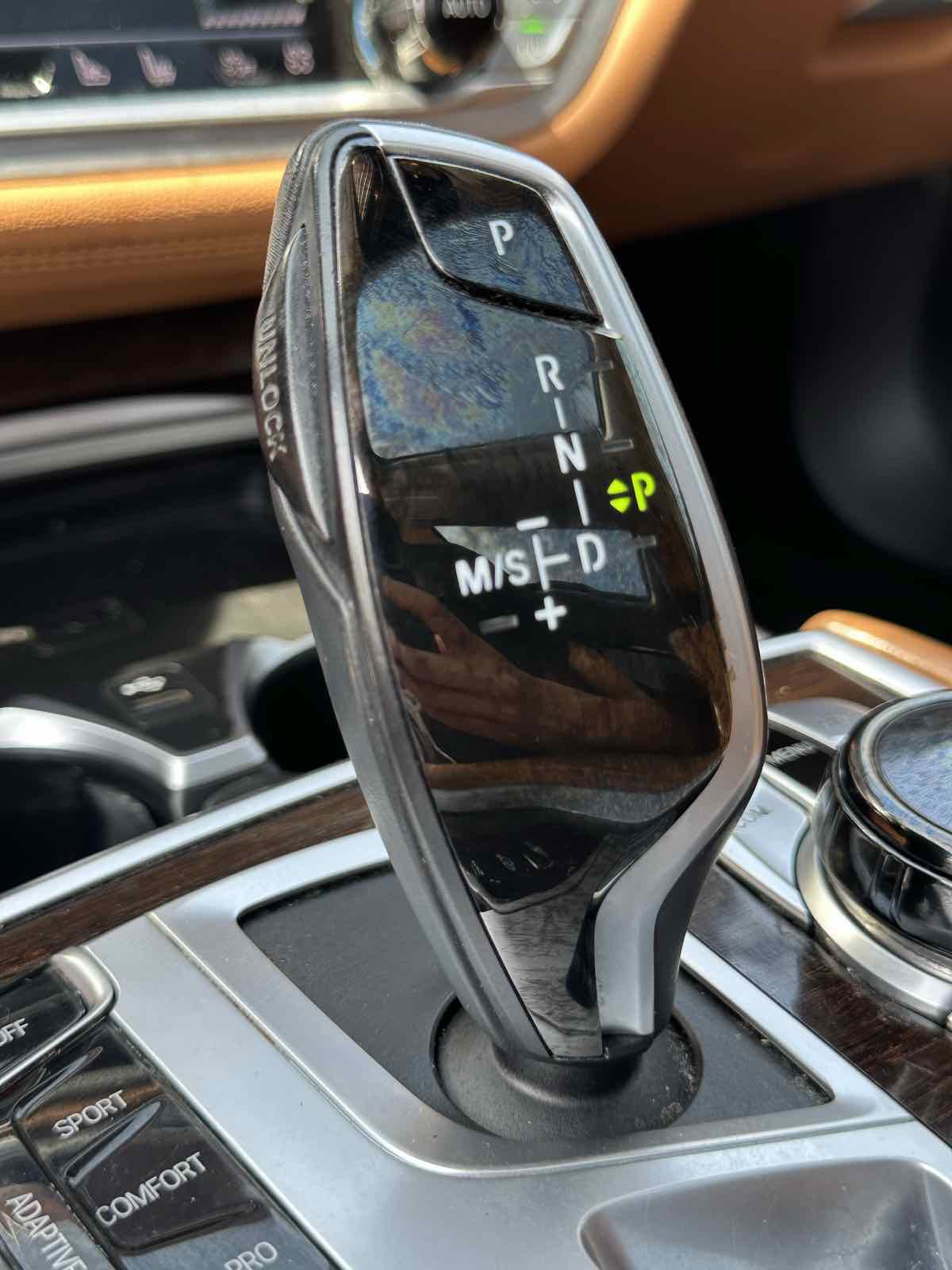 Used 2020 BMW 750i xDrive w/ Executive Package AWD/4WD image 21