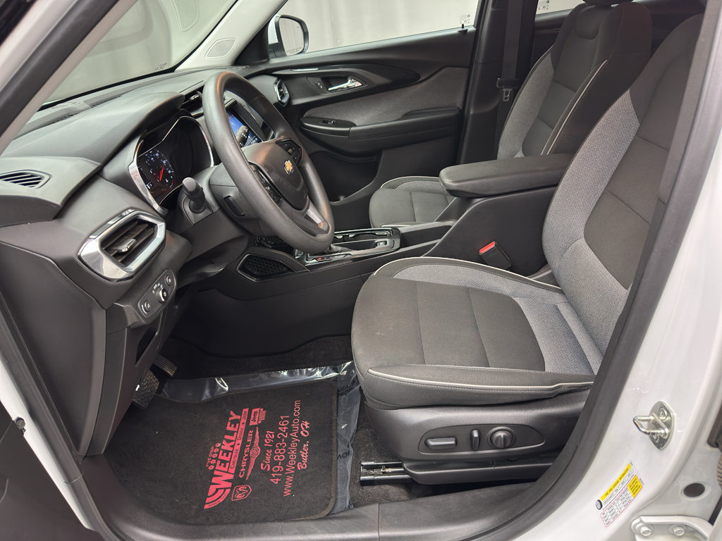 Used 2023 Chevrolet TrailBlazer LT w/ Convenience Package AWD/4WD image 9