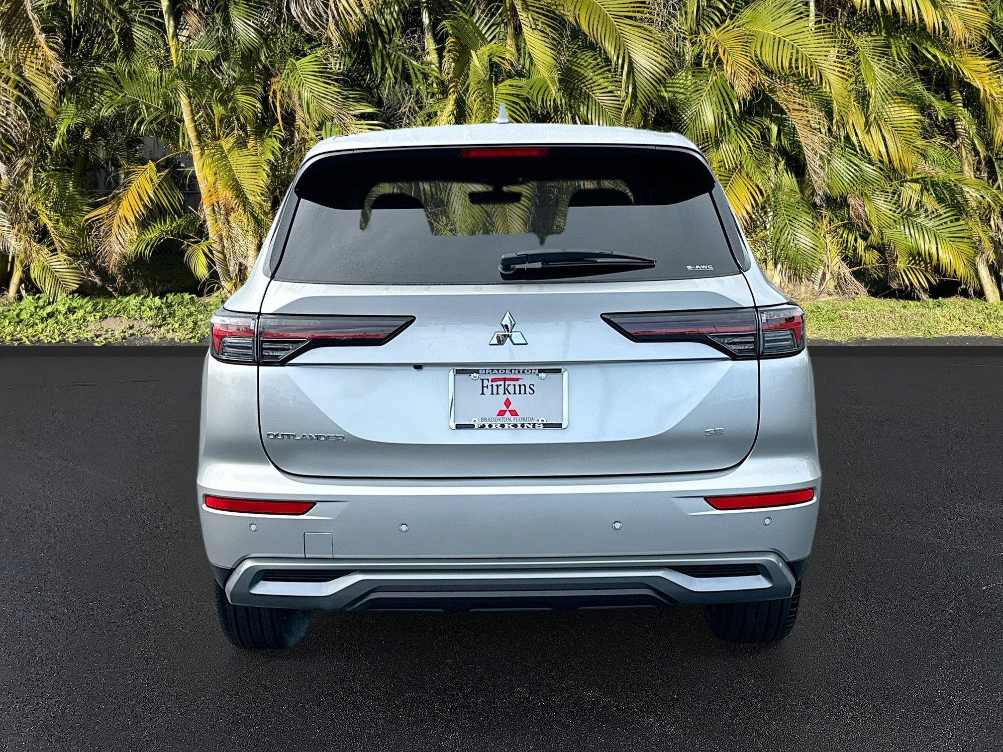 New 2026 Mitsubishi Outlander SE image 4