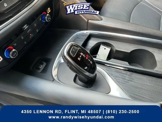 Used 2019 Buick Enclave Essence AWD/4WD image 30