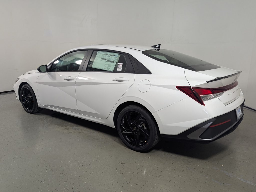New 2026 Hyundai Elantra SEL Sport FWD image 5