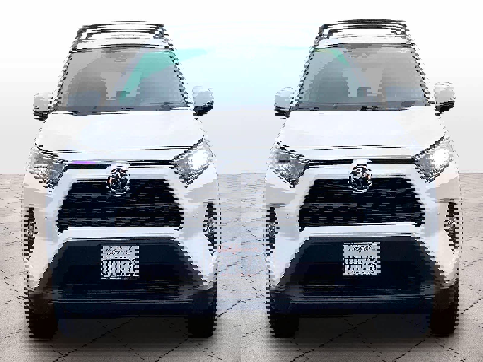 Used 2020 Toyota RAV4 XLE Premium image 3