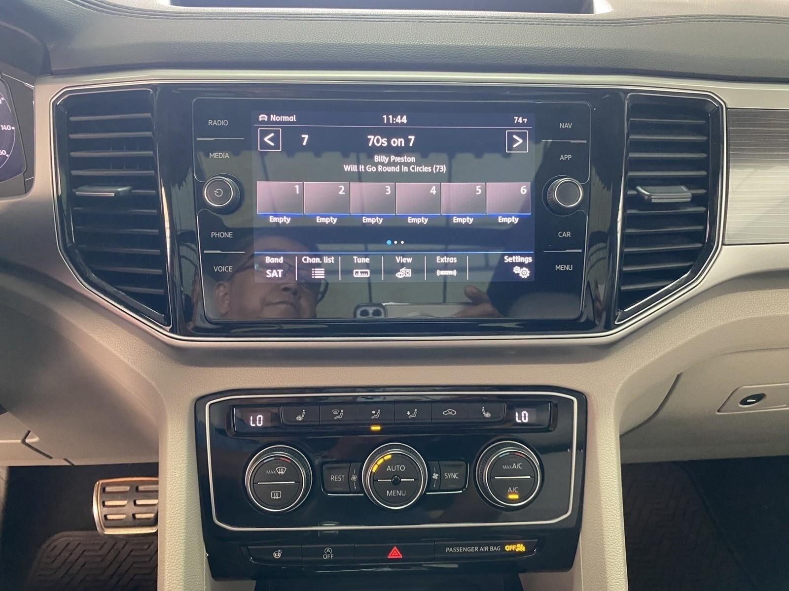 Used 2019 Volkswagen Atlas SEL R-Line AWD/4WD image 25